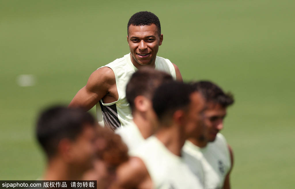 姆巴佩重要时刻锐不可当，MAD带队取胜！的简单介绍