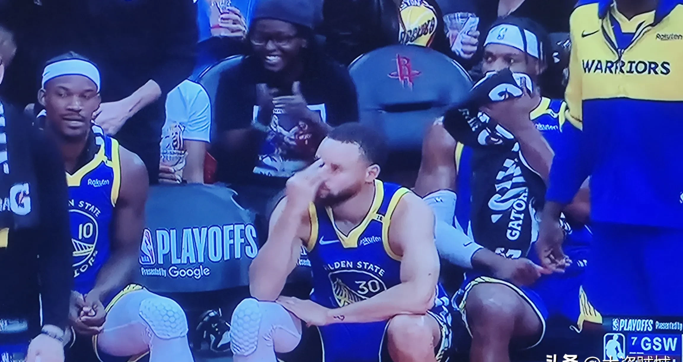 开云中国官方网站-勇士球员公开质疑裁判判罚尺度，引争议，过程.-开云中国官方网站